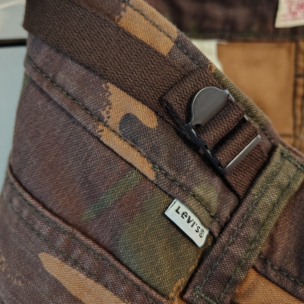 Levi’s Camo Cargo Pants - Picture 3 of 10